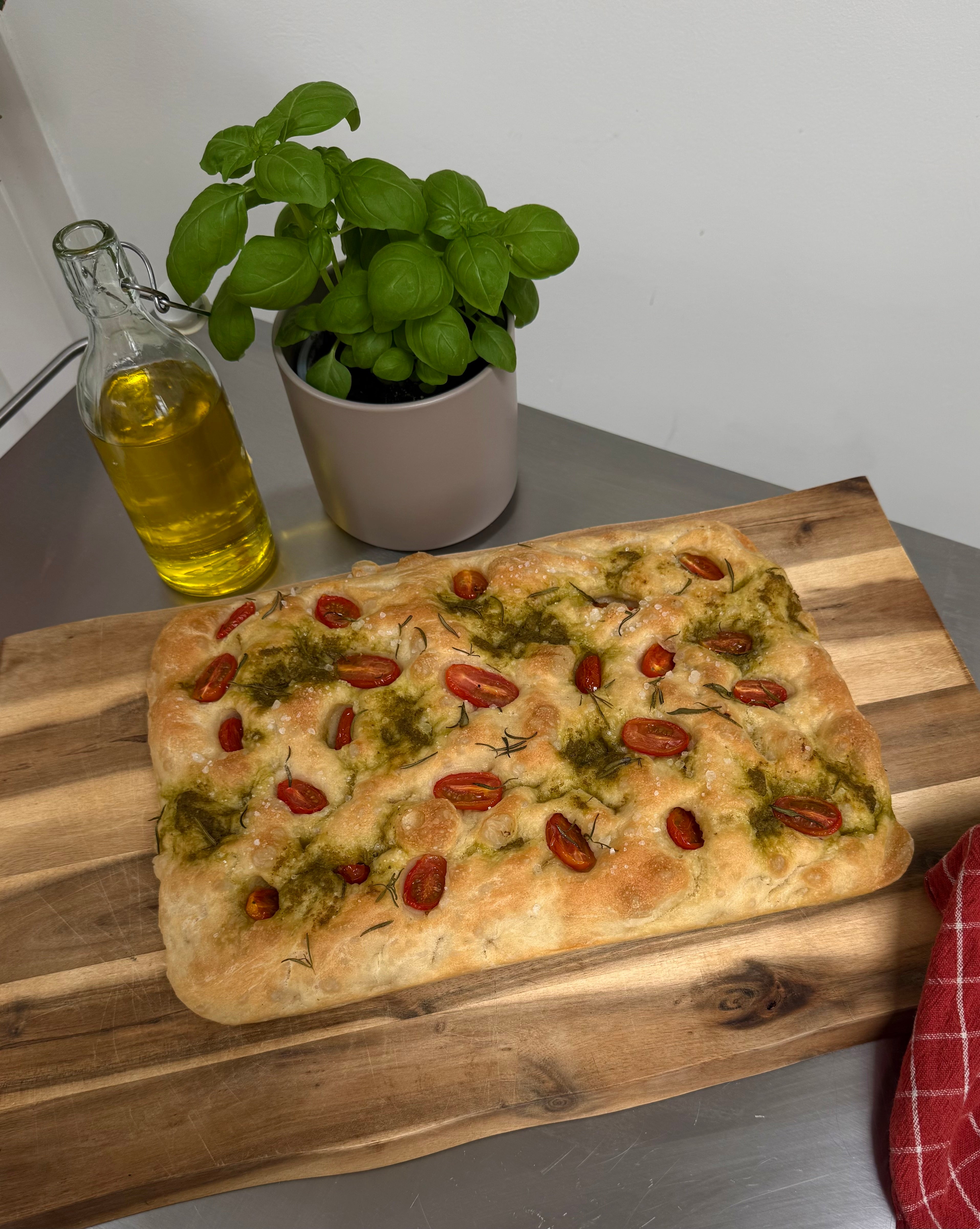 LUFTIGE SAUERTEIG FOCACCIA